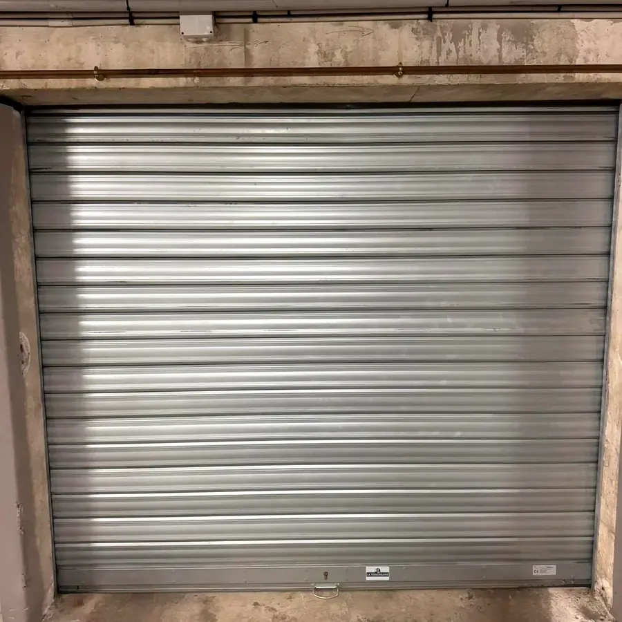 Rideau métallique enroulable de garage, dépannage à Lyon